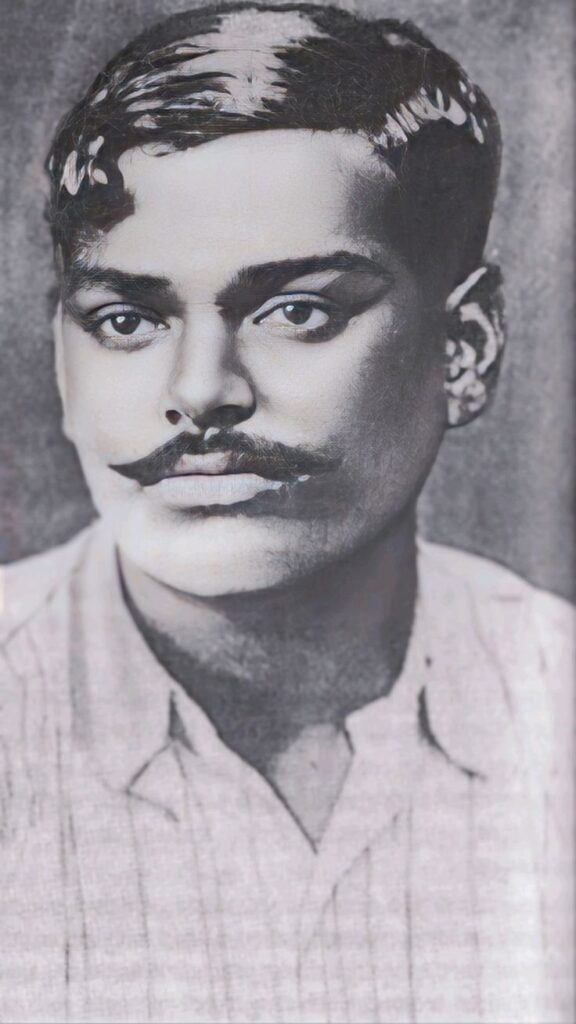 azad2-576x1024 21 Chandra Shekhar Azad Quotes Unbreakable Spirit