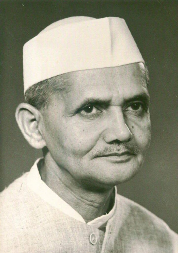 lal2-722x1024 Lal Bahadur Shastri: The Fearless Prime Minister Whose Legacy Led Without Ego