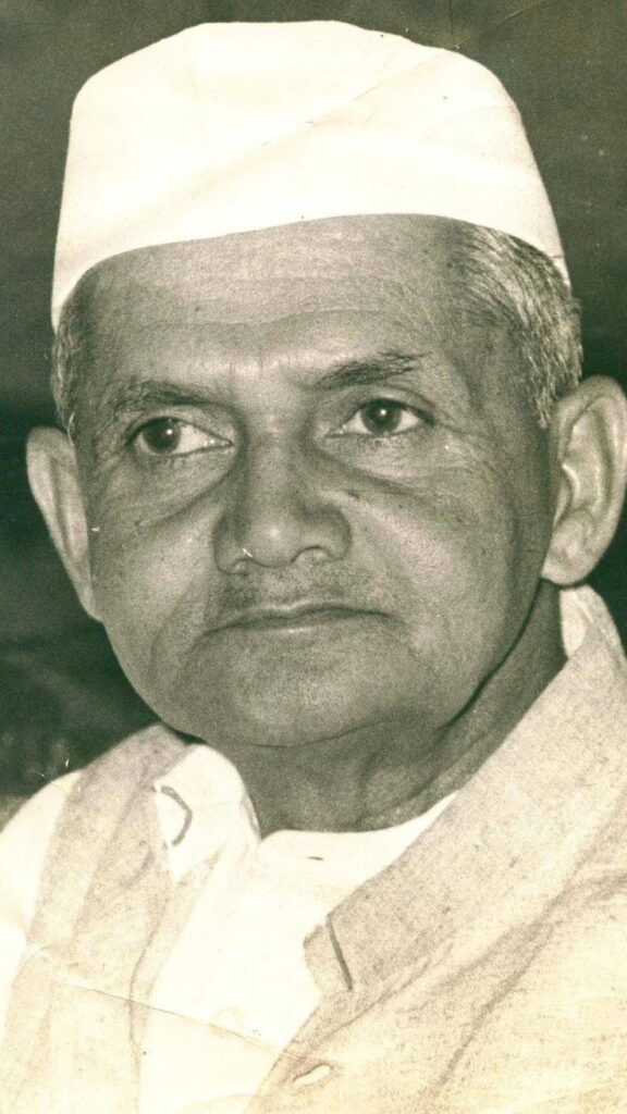 lal5-576x1024 Lal Bahadur Shastri: The Fearless Prime Minister Whose Legacy Led Without Ego